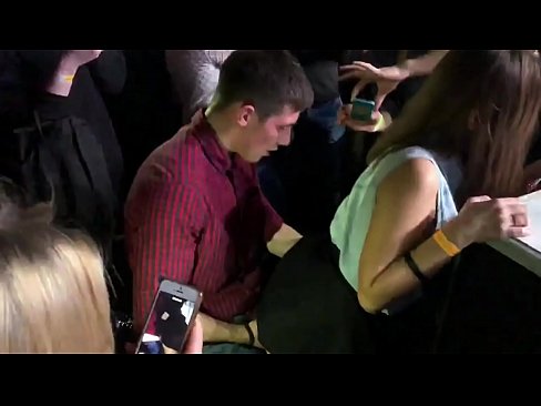 ❤️ Benetako sexua Errusiako diskoteka batean. 18 urteko neska errusiarra uzkian eta baginan izorratuta diskoteka batean ️❌ Porno %eu.hochu-sex-tomsk.ruan ❌️